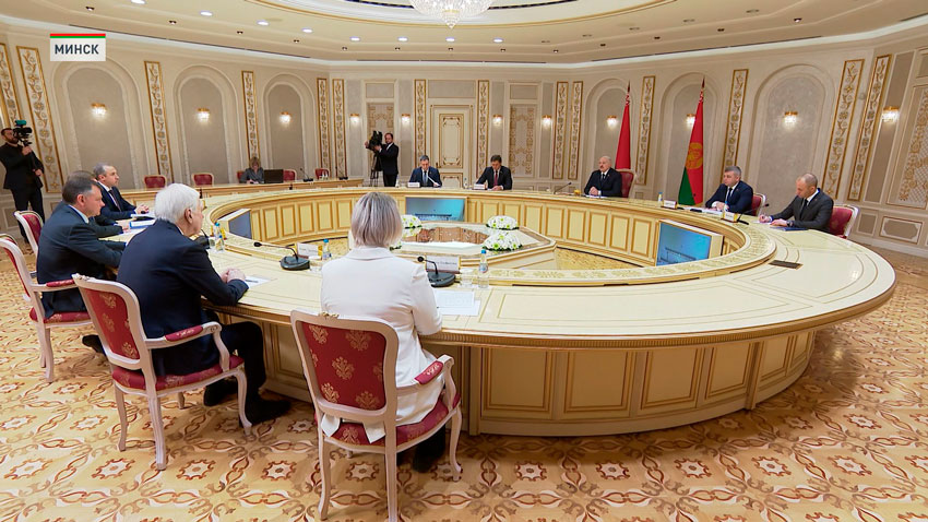 Лукашенко встретился с губернатором Ростовской области России