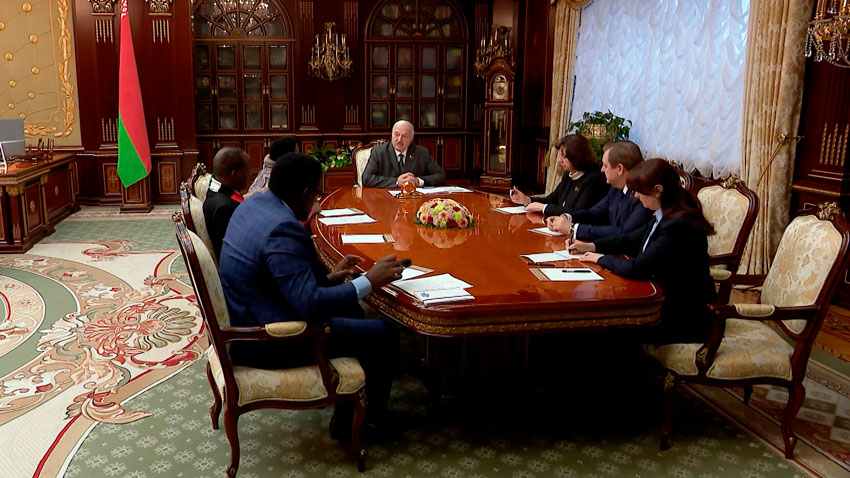 Лукашенко предложил Зимбабве трёхсторонний проект с Мозамбиком по строительству морского порта