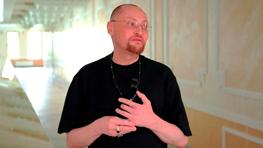 «Меняю негативную энергетику на позитив!» Шура рассказал об эпатаже, творчестве и семье – откровенное интервью