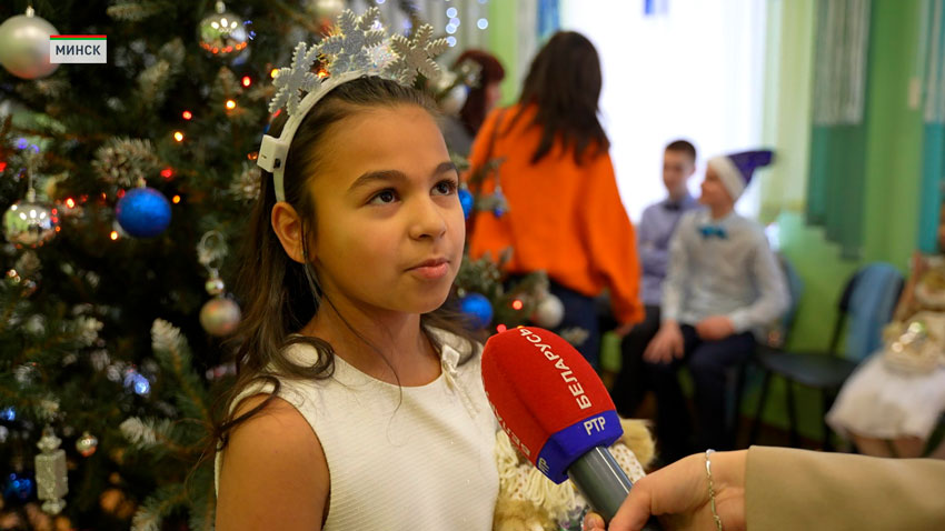 Я написала Деду Морозу тоже письмо, чтобы моя одна мечта сбылась, и чтобы у всех все сбывалось, чтобы всегда хорошо все было.