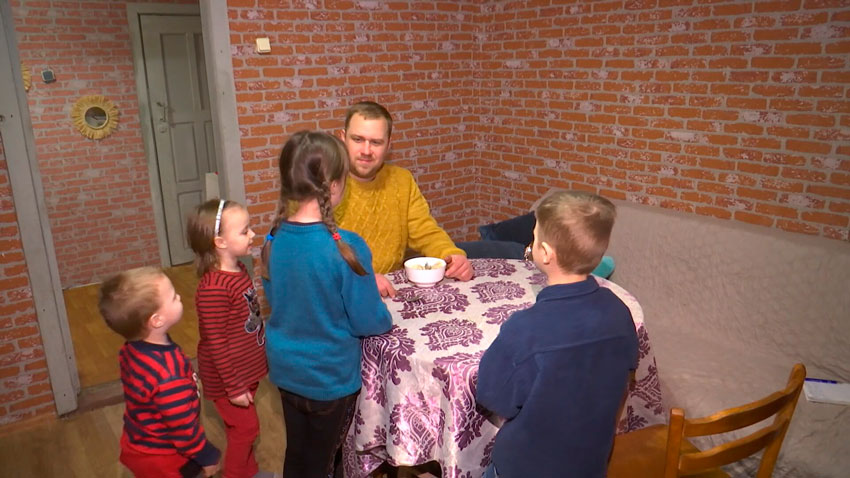 Более 145 тысяч многодетных родителей могут рассчитывать на получение семейного капитала