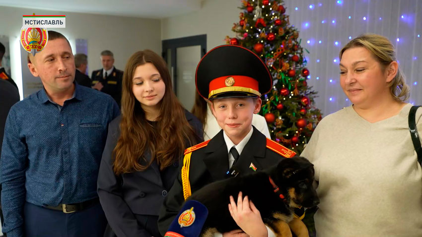 – Спасибо министру внутренних дел за такой чудесный подарок. Я верю, что мечты сбываются.  – Очень радостно. Бывают чудеса под Новый год. Бывают. Верить надо только. Надо просто верить.