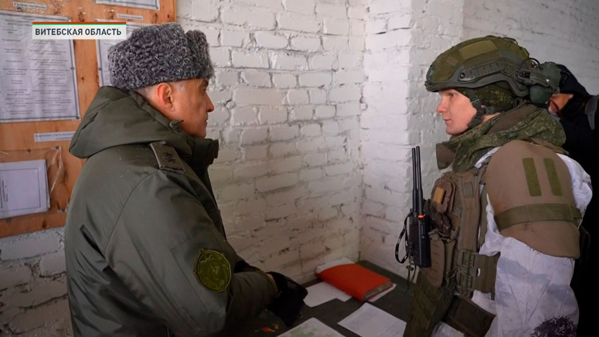 «Каждый человек в погонах должен быть готов к действиям в любое время дня и ночи — это то, чего от нас добивается Президент», — генерал-лейтенант Александр Вольфович.