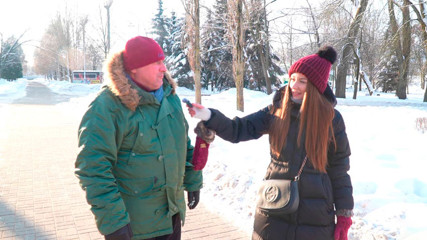 Больше обращались к литературе художественной.