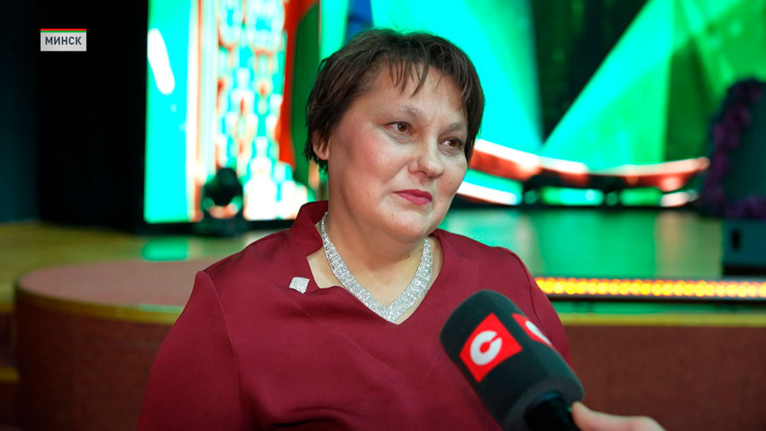 «Образец для молодежи»! Орден Матери вручили 26 многодетным минчанкам