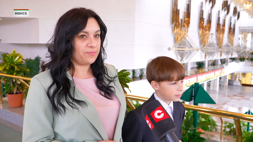 С детства хотела, чтобы у меня была большая семья, потому что я в семье одна. Изначально я планировала, что будет не менее трех деток, но так получилось, что их – пять. И я ни о чем не жалею. Насчет поддержки, да, это очень помогает при строительстве, медицине, поступлении. 