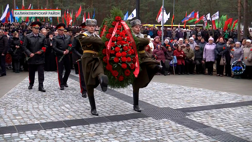 Память безвинно погибших жертв нацизма почтили в Озаричах