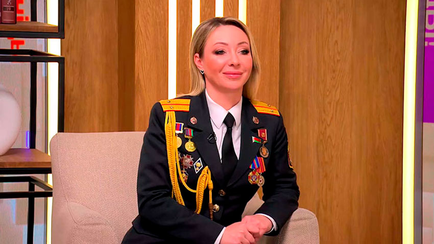 Анна Благова, певица, композитор, лейтенант милиции