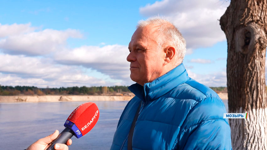 Жизненно важно. Очень далеко, если куда-то надо в Калинковичи съездить, по работе связано это, то далековато. А здесь вот рядышком и мост красивый.