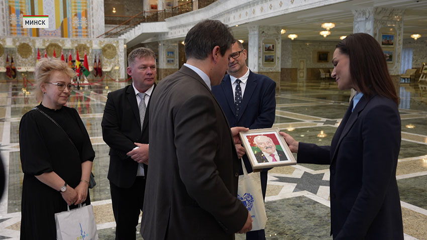 Подарок