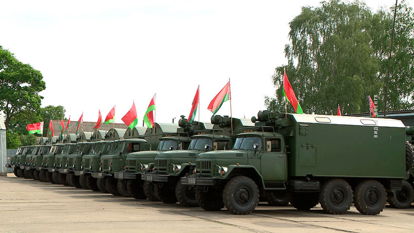 Подразделения войск связи ВС получили новую и модернизированную технику