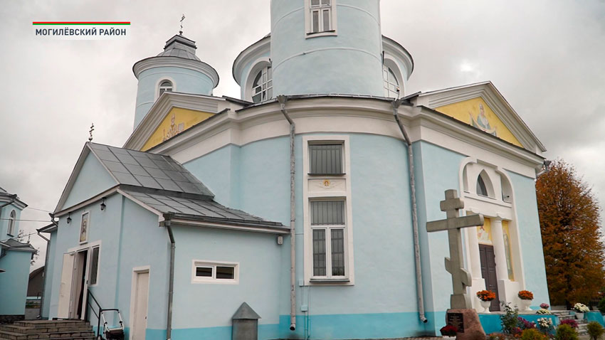 В храме Покрова Пресвятой Богородицы в агрогородке Вейно 14 октября двойной праздник. 