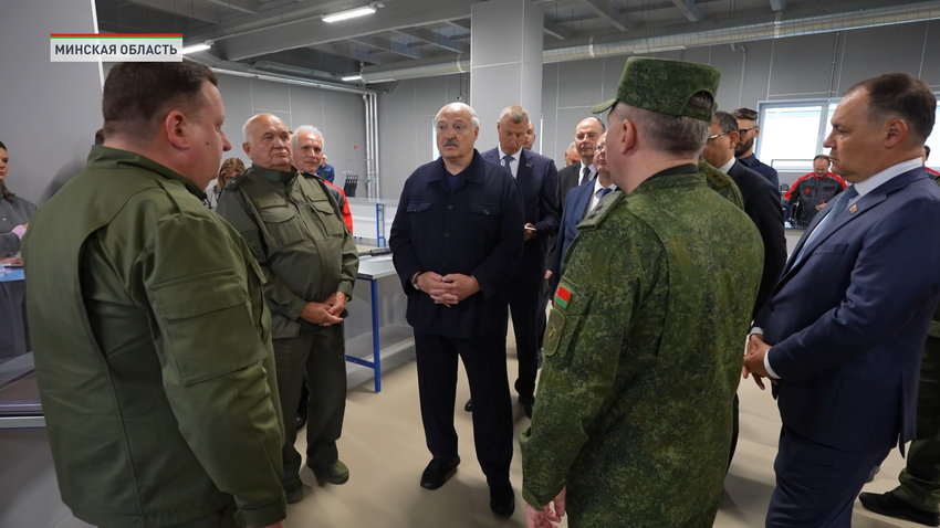 «Это основа любой армии» – Лукашенко посетил уникальное отечественное производство стрелкового оружия