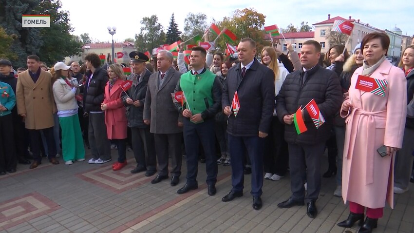 «Будущее Беларуси в твоих руках» – новый арт-объект появился в Гомеле в дни республиканской общественно-культурной акции «Марафон единства»