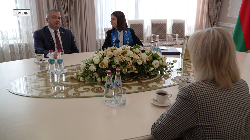 Школьница из Гомельского района получила семена арбуза от Президента