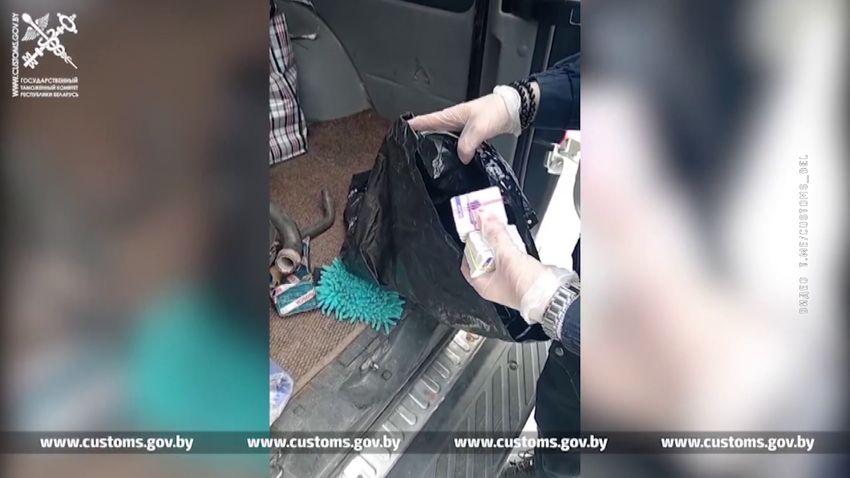 Незаконную попытку ввоза 2 тыс. сим-карт европейских операторов пресекли гродненские таможенники