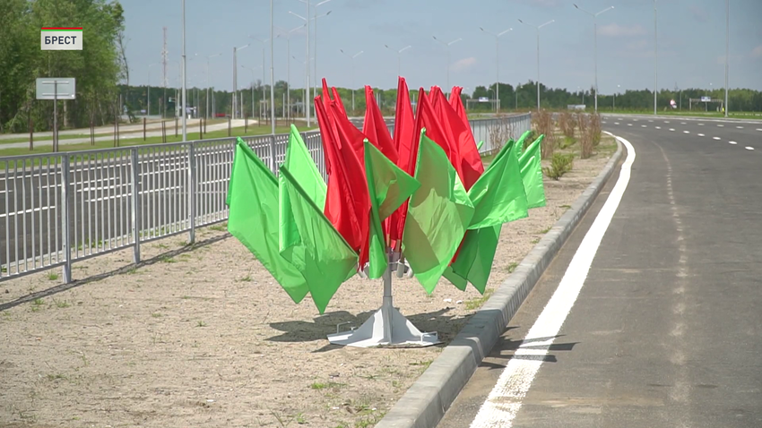 В Бресте открыли участок магистрали, который позволит разгрузить улицы города в час пик
