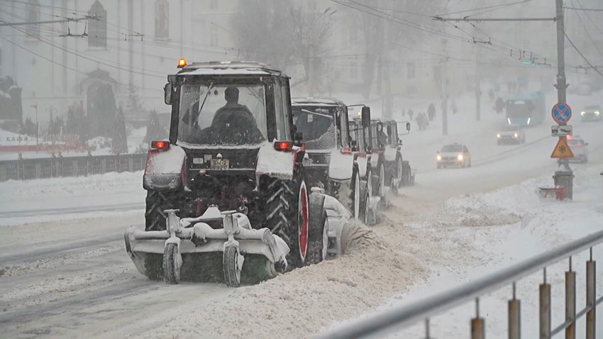 Сложные погодные условия – циклон «Леони» принёс в Беларусь мокрый снег и ледяной дождь