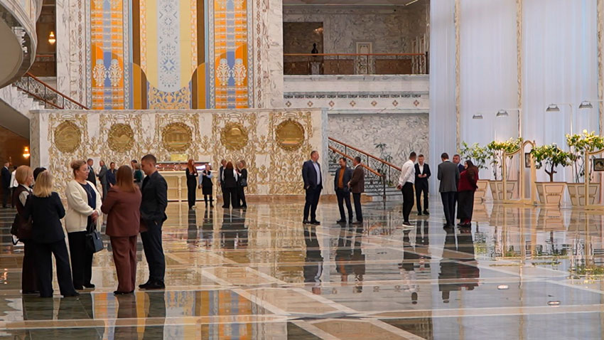 Сотрудники агрокомбината «Дзержинский» побывали на экскурсии во Дворце Независимости