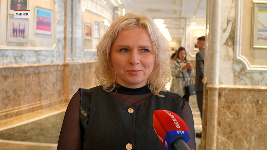 Когда впервые пришла сюда, мечтать об этом, конечно, не могла. Но мечты сбываются. Масштаб, красота. Это для меня исторический такой день, когда я впервые могла оказаться ближе к нашей истории, к нашему Президенту. И, конечно же, буду всем рассказывать, как это волнительно, как это красиво.