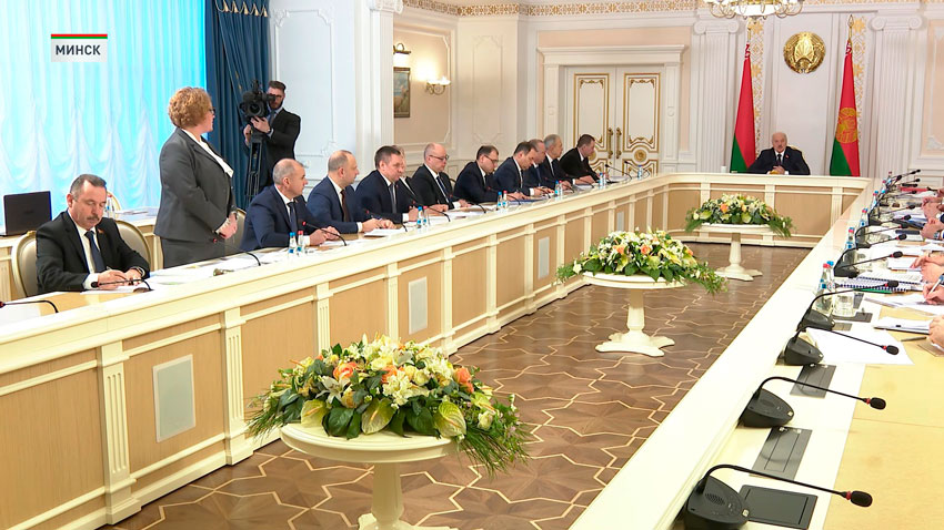 Социально-экономическое развитие Витебской области 3 февраля обсуждали во Дворце Независимости.