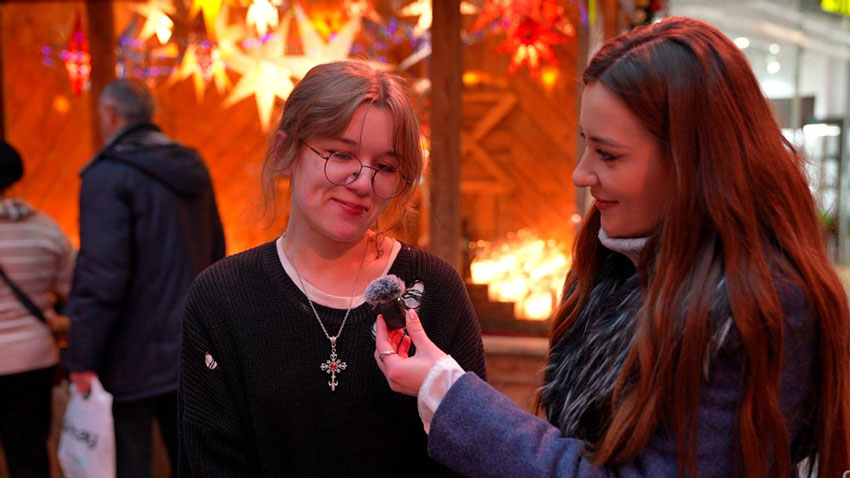 Заработала денег побольше и скоро поеду отдыхать.