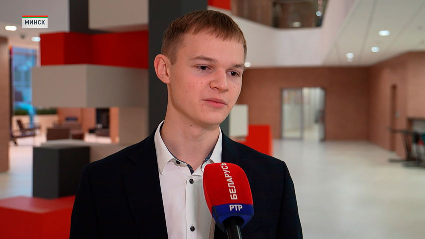 Мне это очень интересно, поскольку, мне кажется, ближе для меня экономическая наука. У меня папа в банке работает. В университете я принимаю активное участие в научной деятельности, поскольку это мне также интересно. 