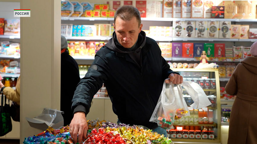 Белорусский павильон неизменно вызывает интерес гостей: организаторы отмечают, что каждая вторая покупка совершается именно здесь.