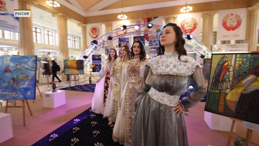 Девушки