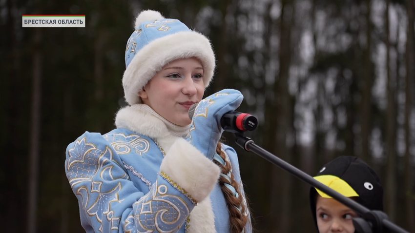 Всероссийский Дед Мороз приехал к белорусскому коллеге в Беловежскую пущу