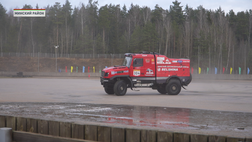 Выставка, викторины, ралли-кросс: под Минском прошел праздник к юбилею команды «МАЗ-СПОРТавто»