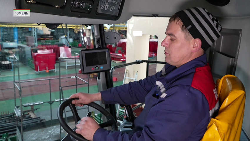 Руслан Новиков