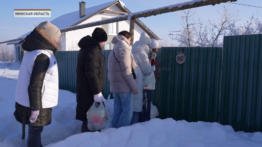 Как белорусские женщины помогают пожилым людям в мороз