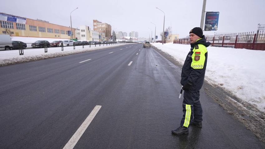 ГАИ усилила контроль на дорогах из-за сложной погоды