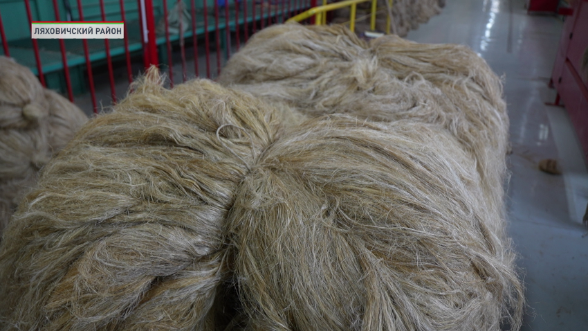 На Ляховичском заводе знают толк в возделывании льна