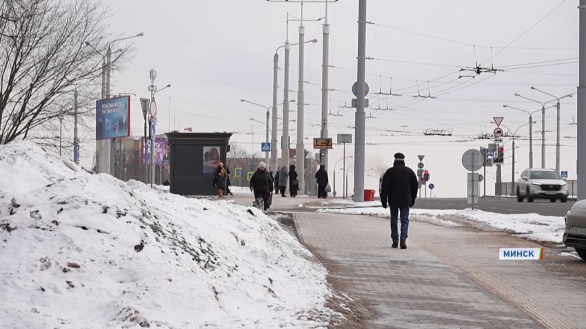 Курсант задержал злоумышленника, напавшего на минчанку у банкомата