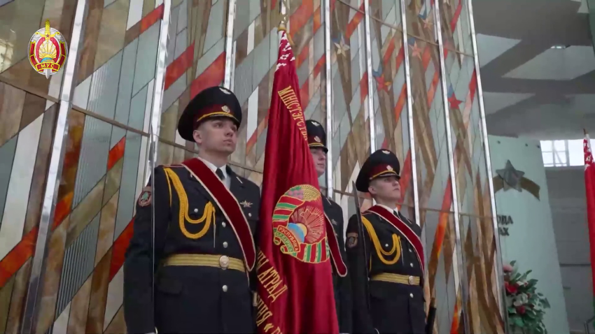 Боевое знамя вручили новой воинской части внутренних войск МВД