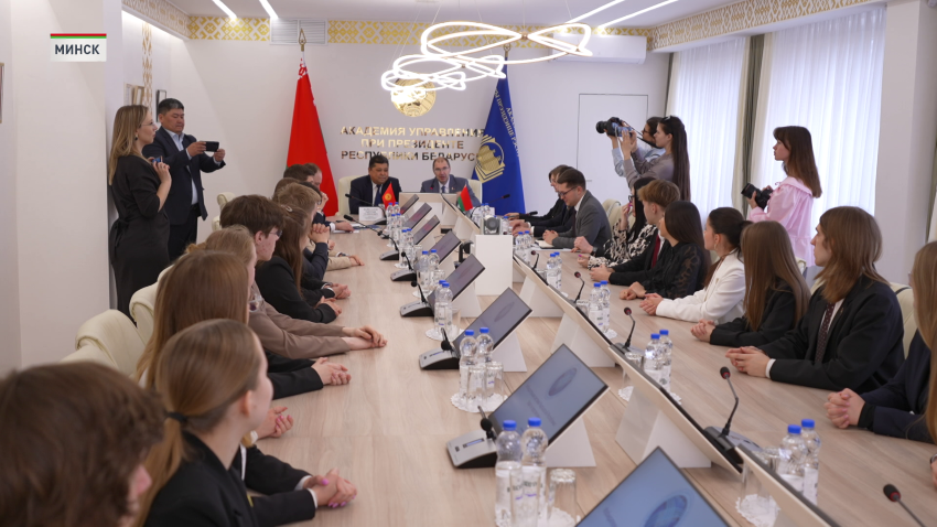 Делегация Кыргызстана посетила Академию управления при Президенте Беларуси