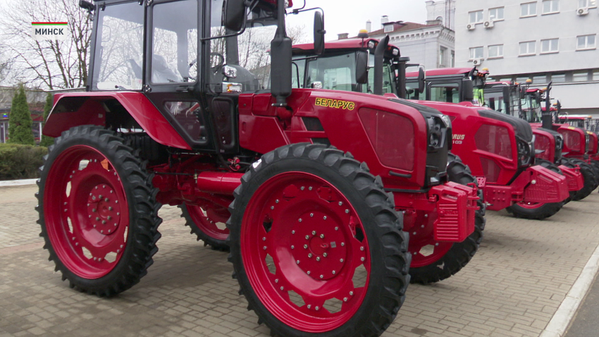 Представители Гянджинского автомобильного завода посетили выставочные площадки МТЗ