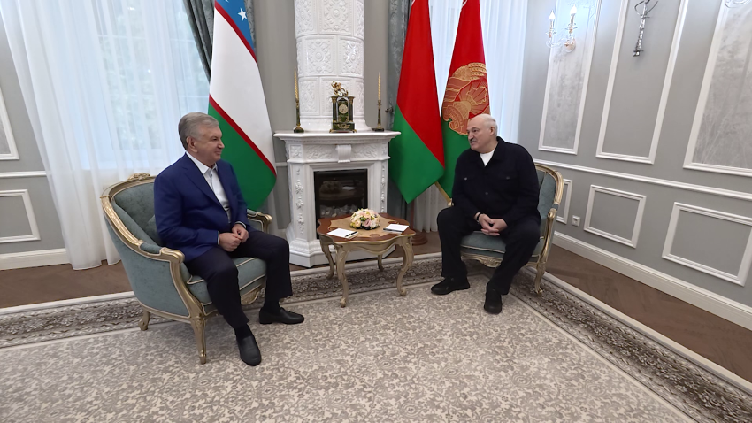 Президент Узбекистана прибыл с официальным двухдневным визитом в Беларусь