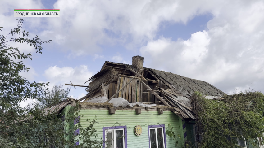 Поврежденные кровли и поваленные деревья: в Вороновском районе ликвидируют последствия непогоды