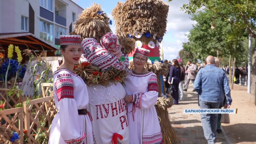 «Дожинки» в Жемчужном! Показываем, как прошел главный праздник аграриев в Брестской области