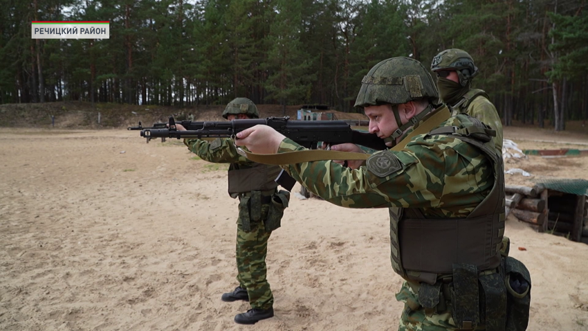 В Гомельской области продолжаются учебные сборы с военнообязанными территориальных войск