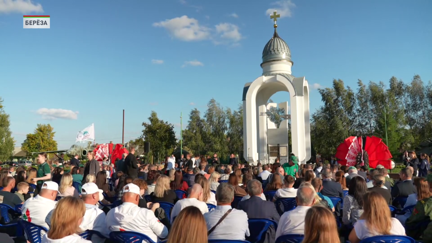 Белорусы провели митинг-реквием на месте бывшего концлагеря «Береза-Картузская»