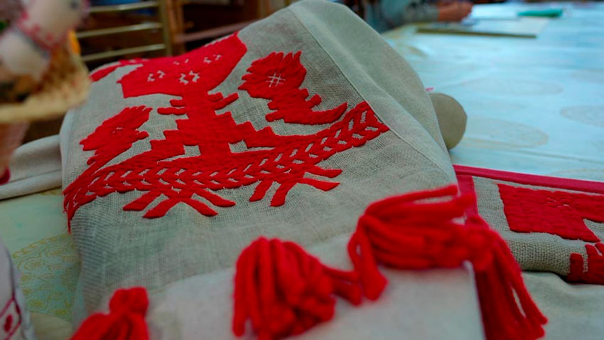 Во Дворце детей и молодёжи создают одежду и декор с белорусским колоритом – показываем шедевры