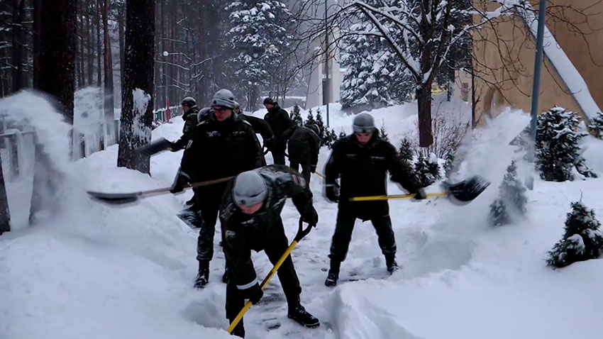 Уборка снега