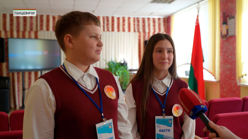 Навыки коммуникации очень полезны для общего развития. Если даже я не свяжу свою жизнь с корреспондентством, режиссерством и так далее. Но все равно останутся какие-то навыки и приятные воспоминания. 