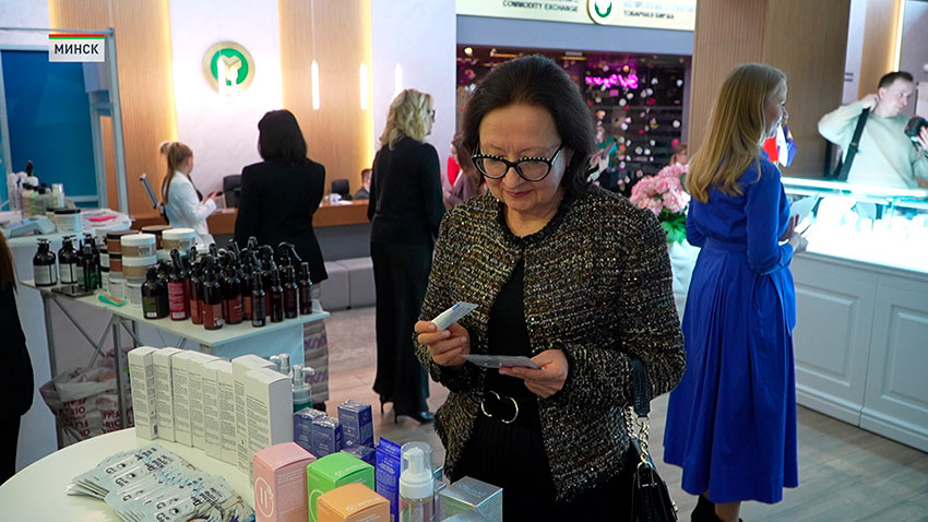 Жены дипломатов