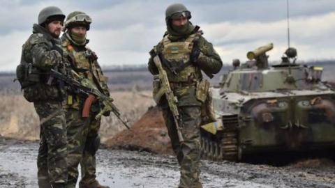 После потери Авдеевки Украина может столкнуться с резкой утратой новых территорий, отметил корреспондент NBC News Ричард Энгл