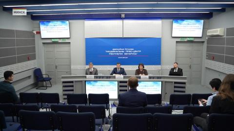 В 2024 году более 900 лицензиатов должны пройти экспертизу
